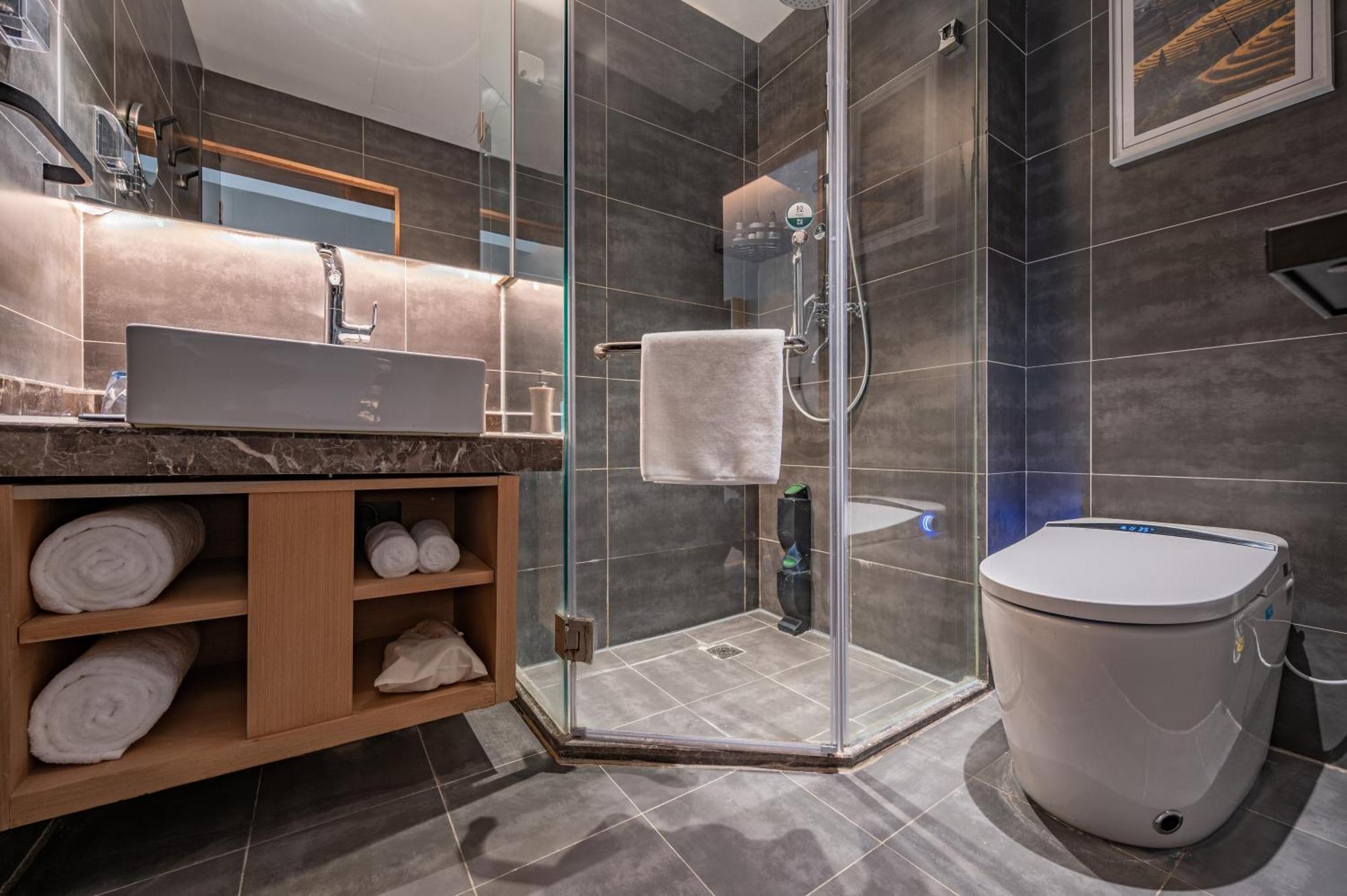 True Go - Asian Games Village National Convention Center Hotel 3*